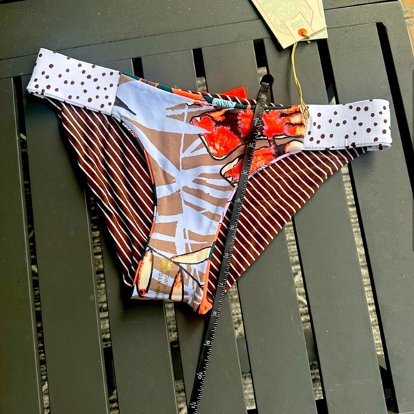 (SET) Maaji Poppy Affair/Sandy Docks Reversible Bikini. - Picture 7 of 8